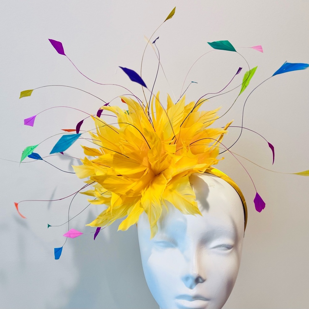 SOLD Kentucky Derby fascinator hat - Picture 1 of 1